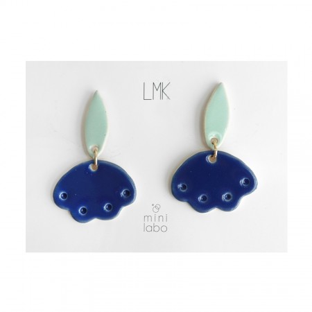 Lullaby leaf earrings