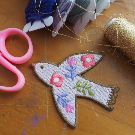 Embroidered iron-on patch with Pink floral Bird pattern